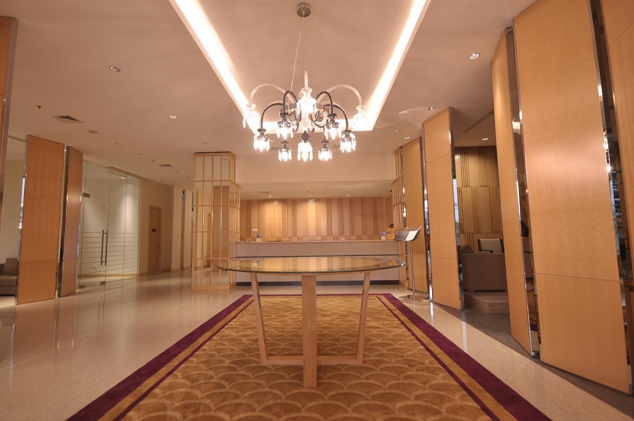 Gtv Hotel Cikarang Eksteriør billede
