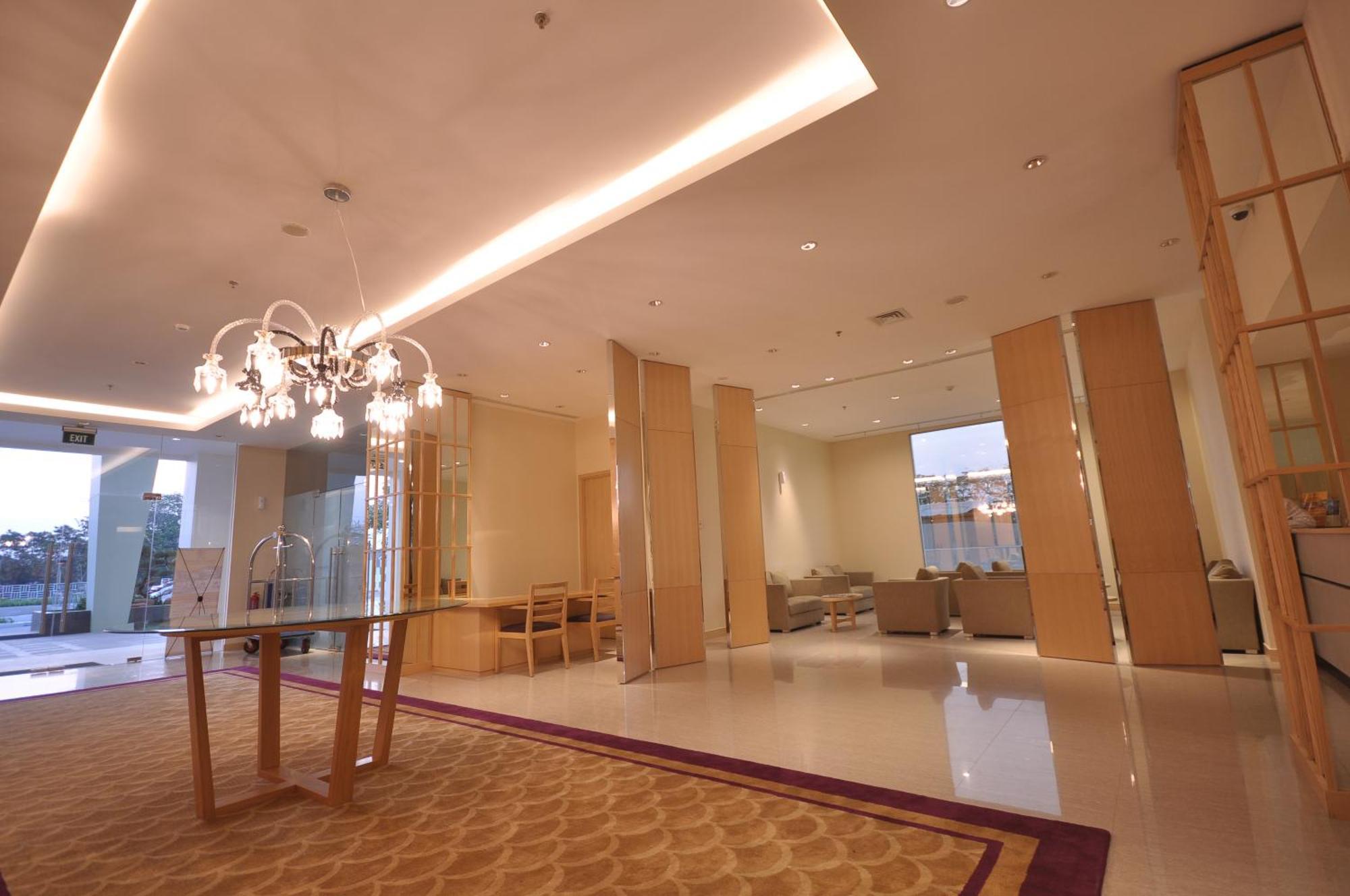 Gtv Hotel Cikarang Eksteriør billede