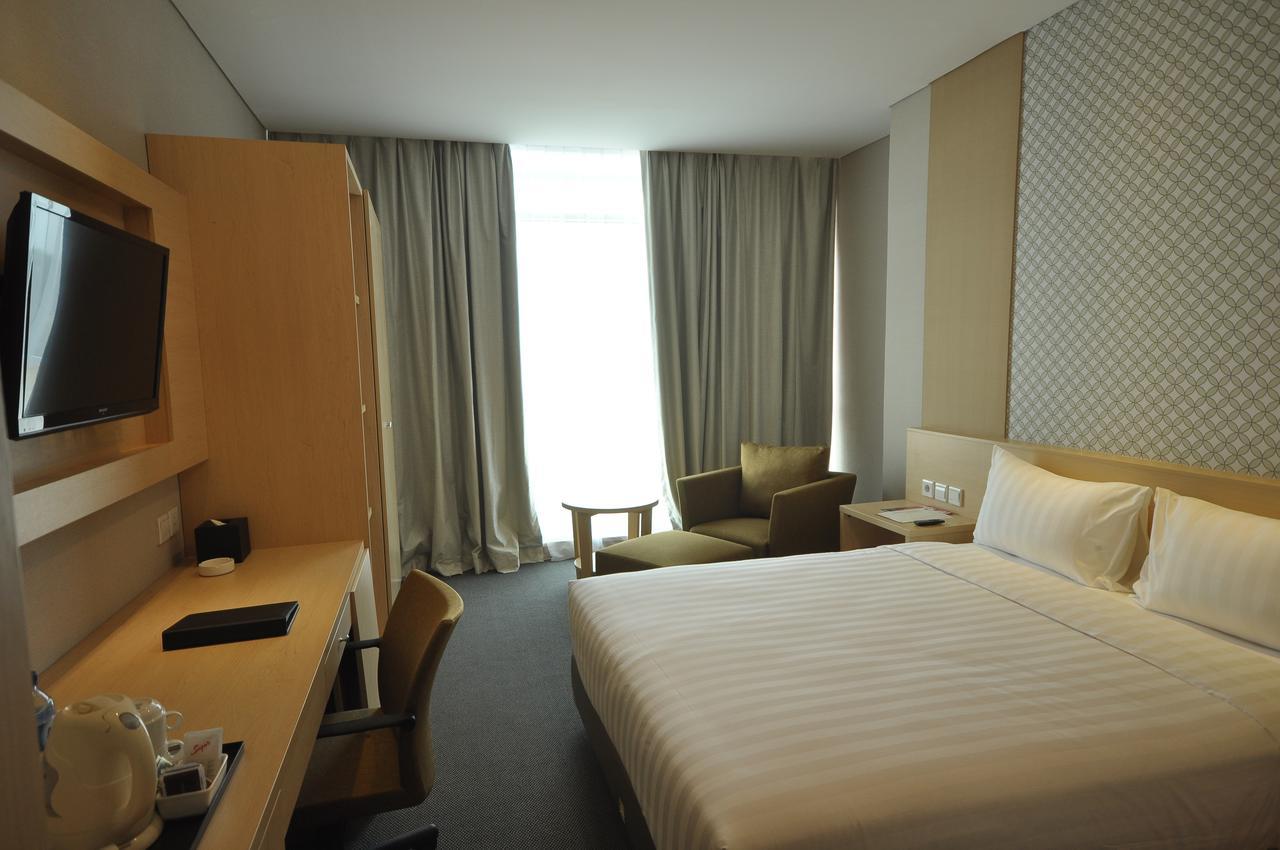 Gtv Hotel Cikarang Eksteriør billede