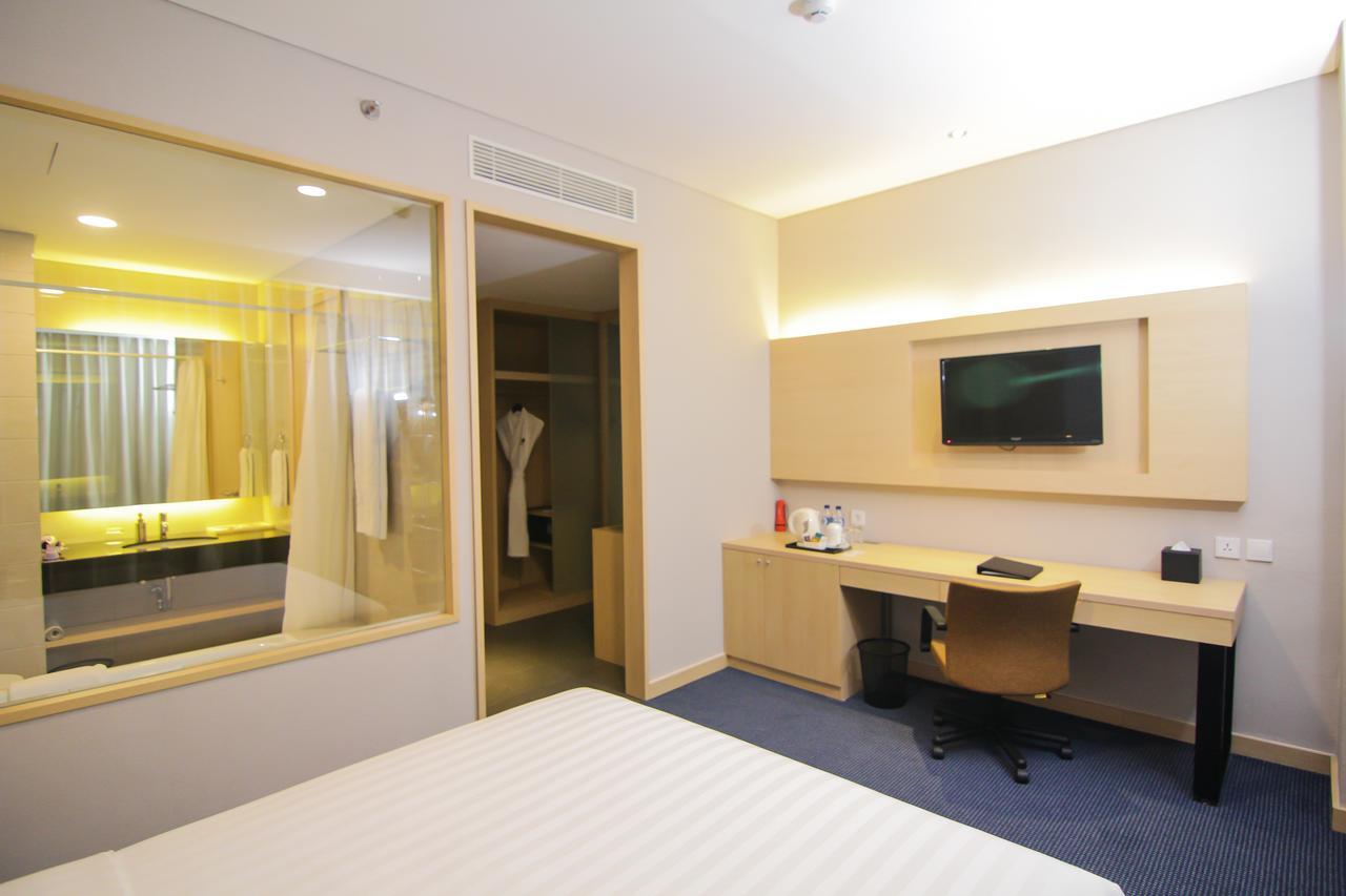 Gtv Hotel Cikarang Eksteriør billede