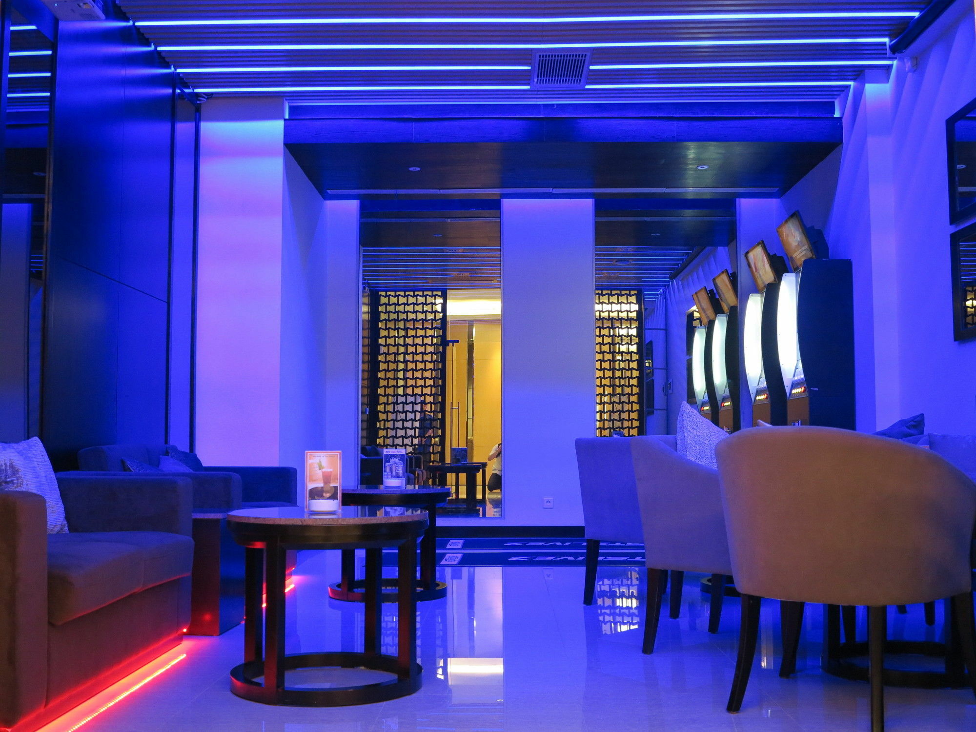 Gtv Hotel Cikarang Eksteriør billede